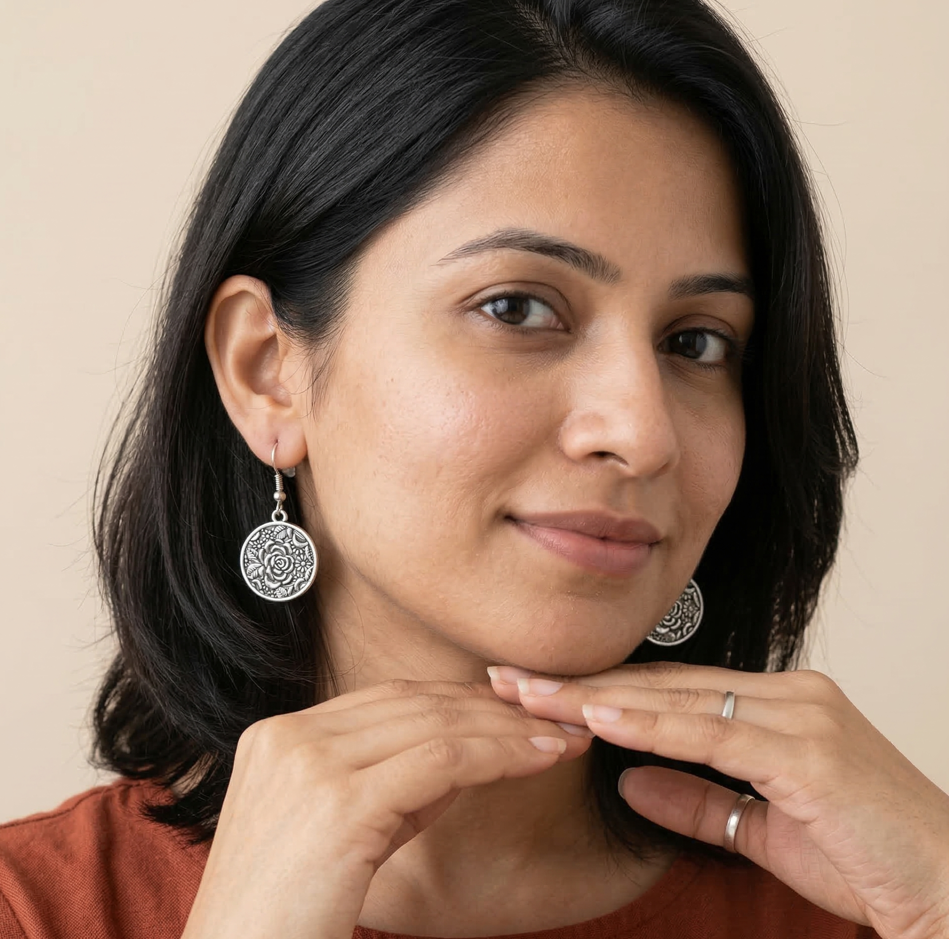 Vintage Floral Disc Drop Earrings Silver Tone Alloy
