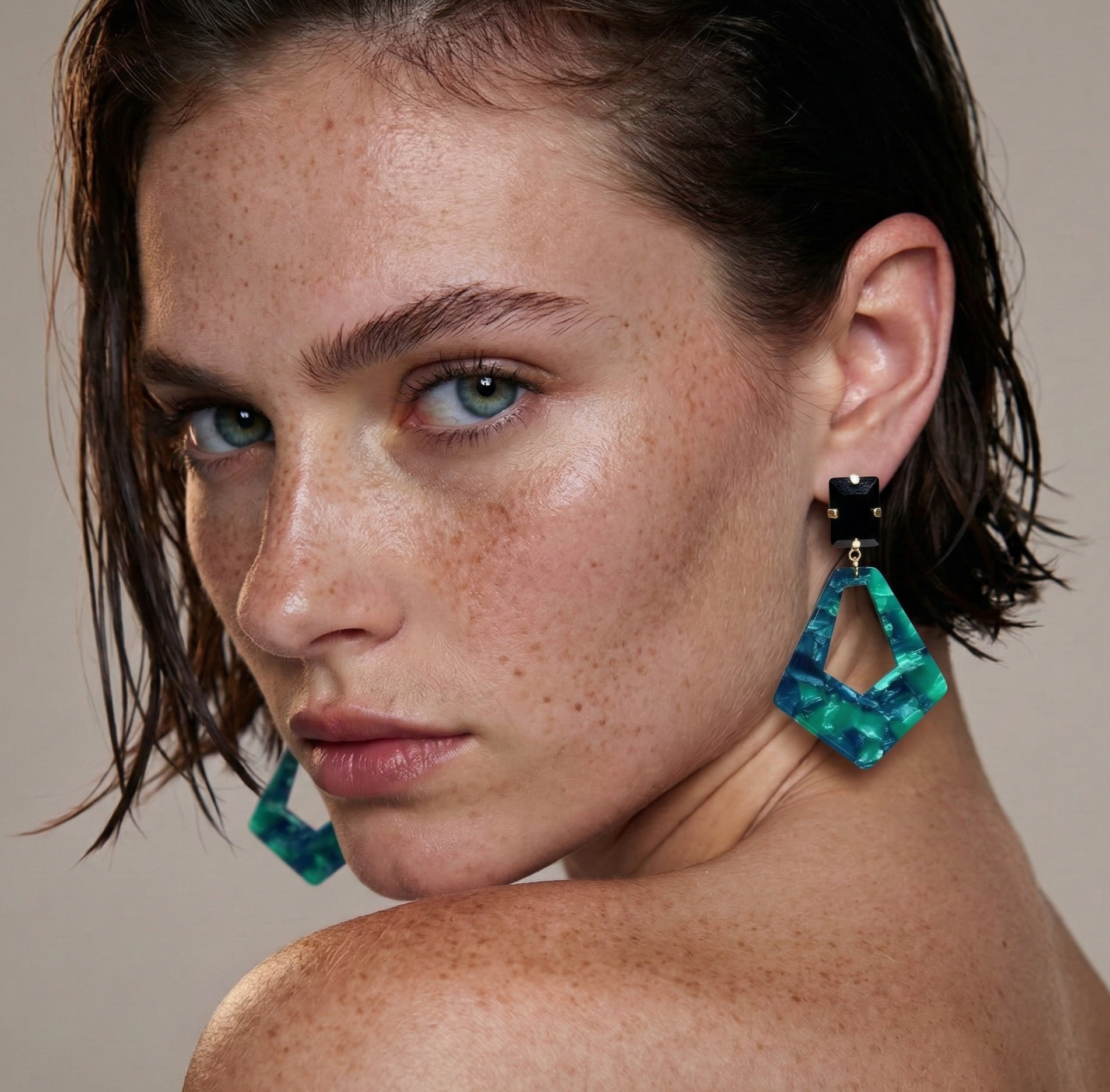 Green Acrylic Geometric Dangle Earrings Gold Tone Silver Needle