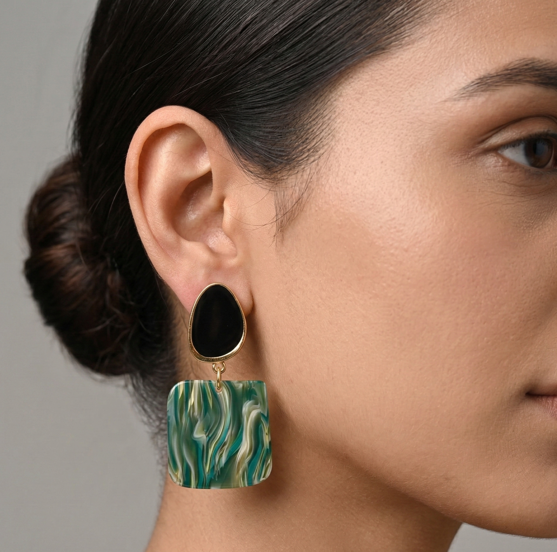 Green Marble Resin Drop Earrings Gold Tone Detail