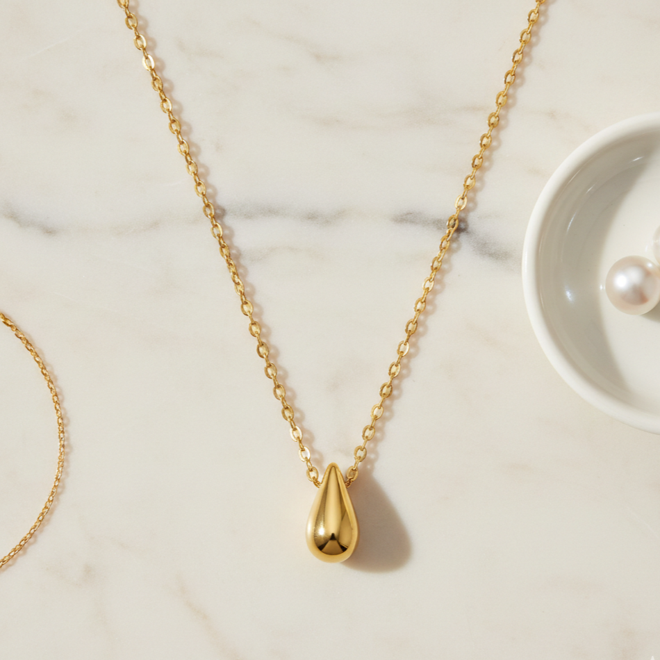 18K Gold Teardrop Pendant Necklace for Women