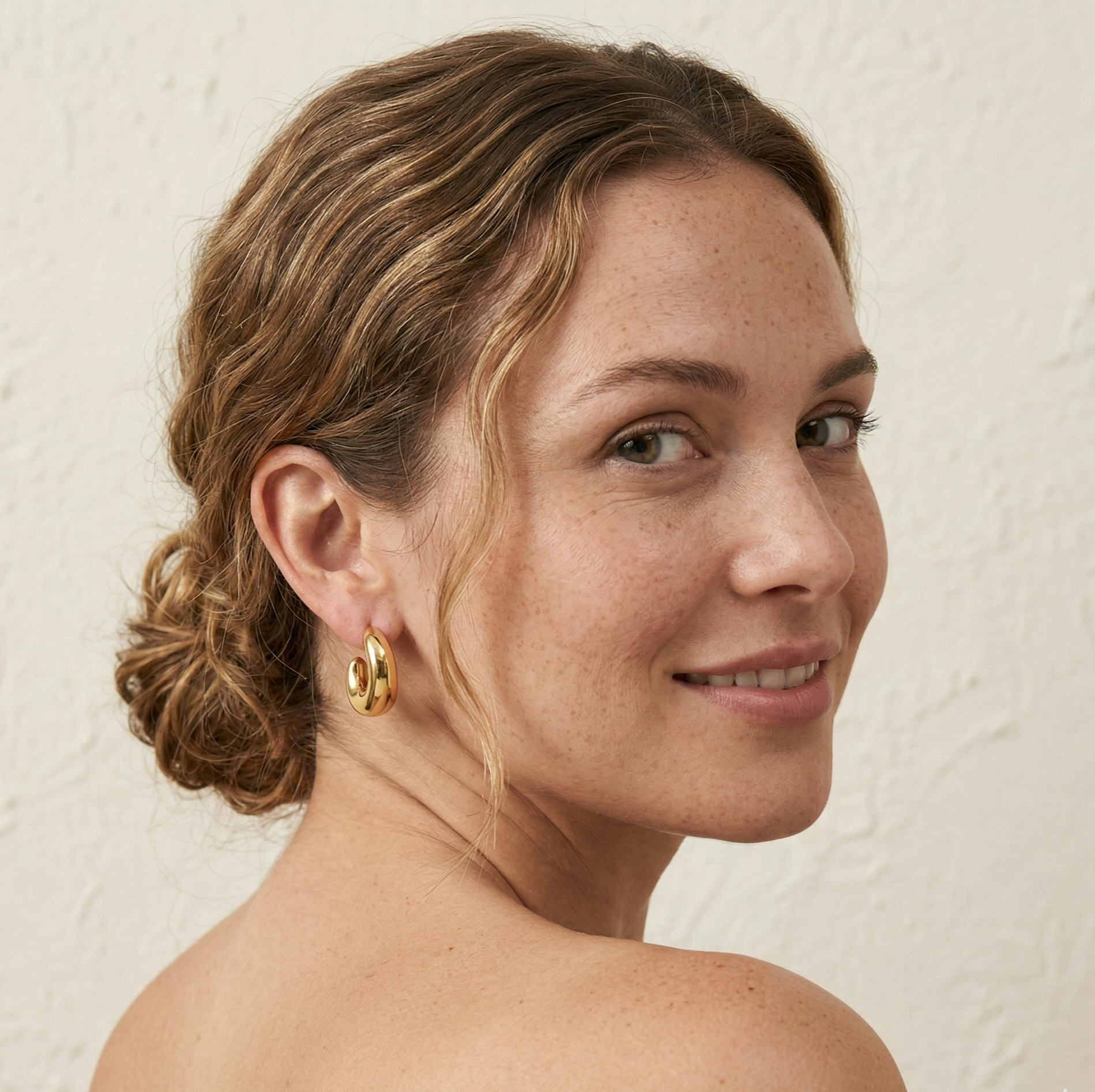 18K Gold Plated C Shape Stud Earrings in 316L Stainless Steel