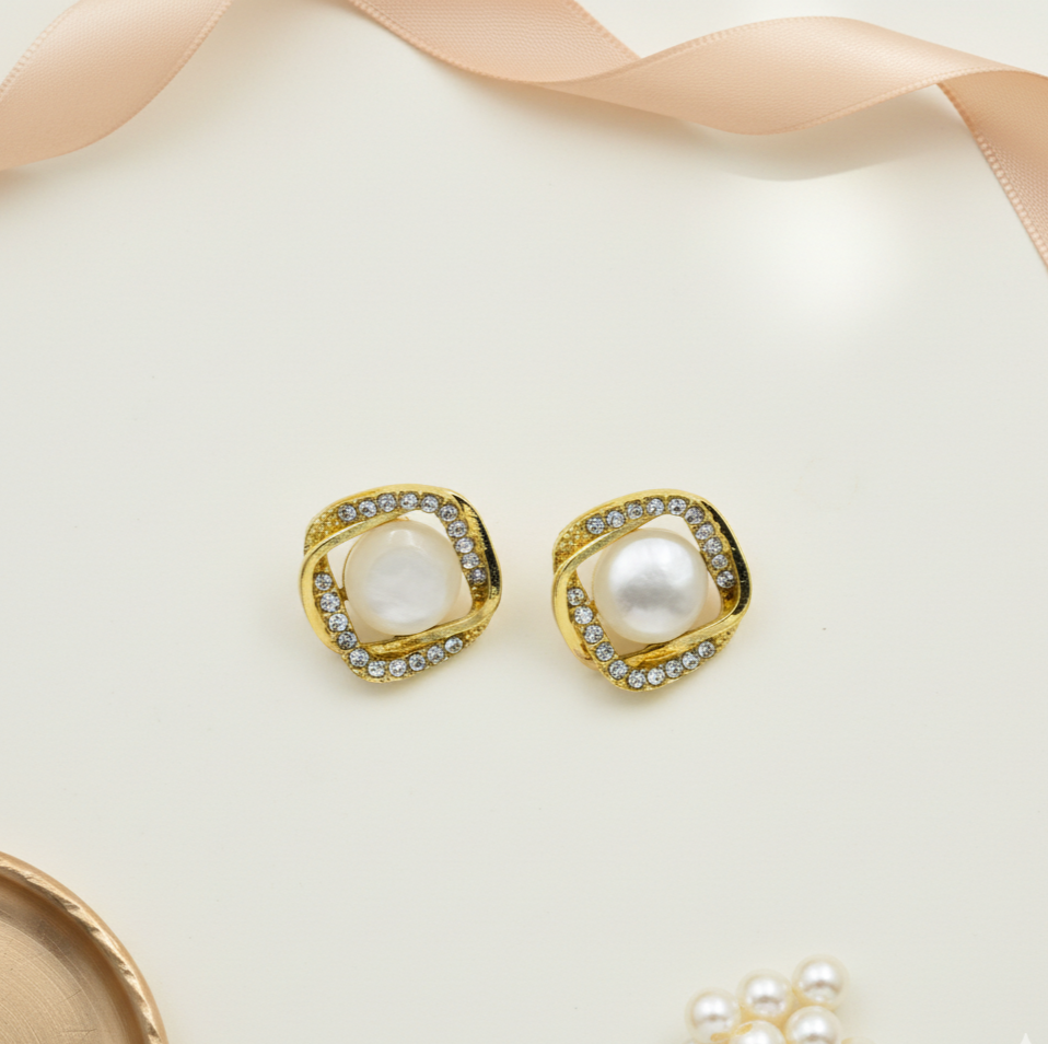Freshwater Pearl Stud Earrings Zircon