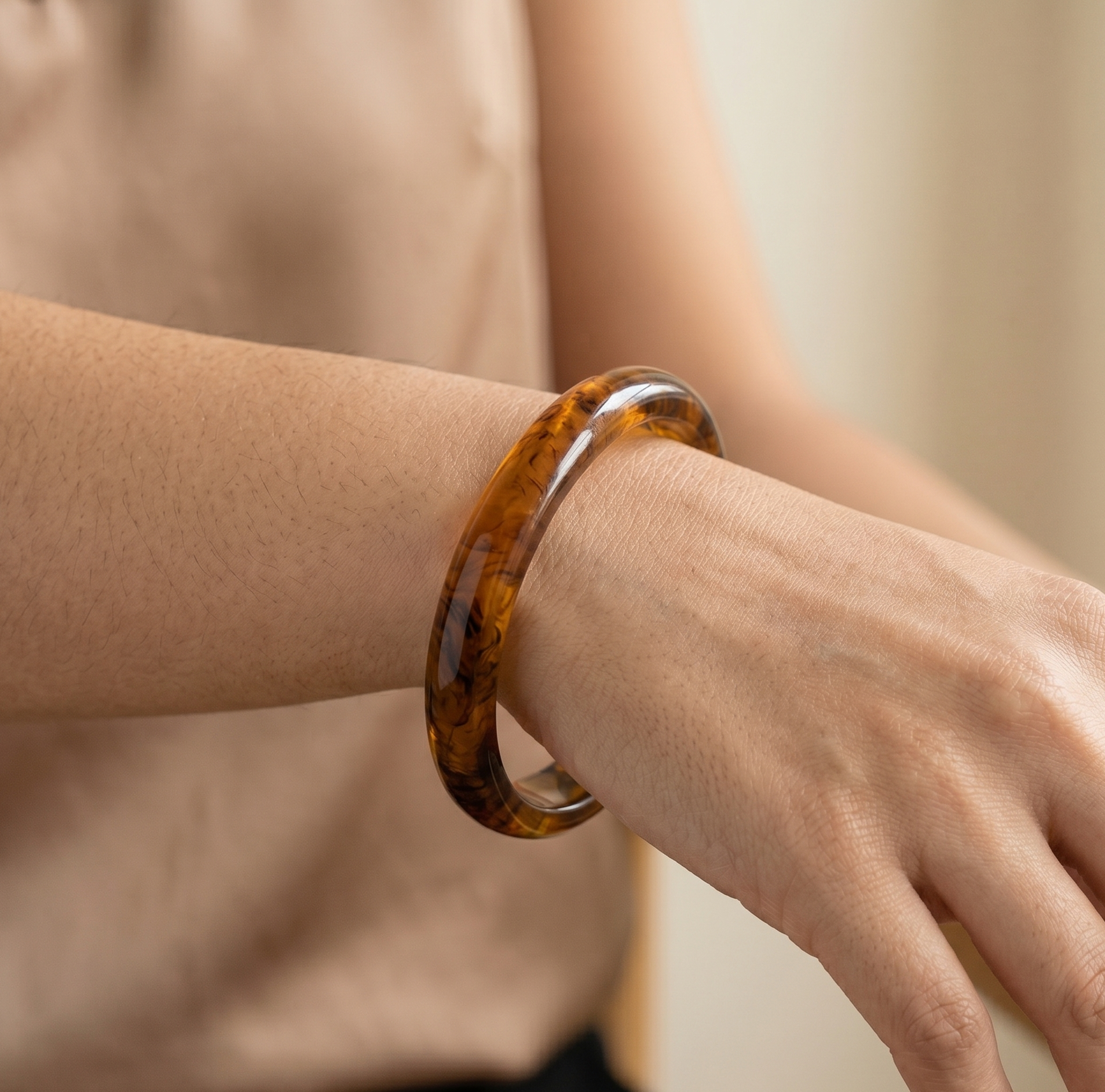 Amber Brown Round Resin Bangle Bracelet for Women