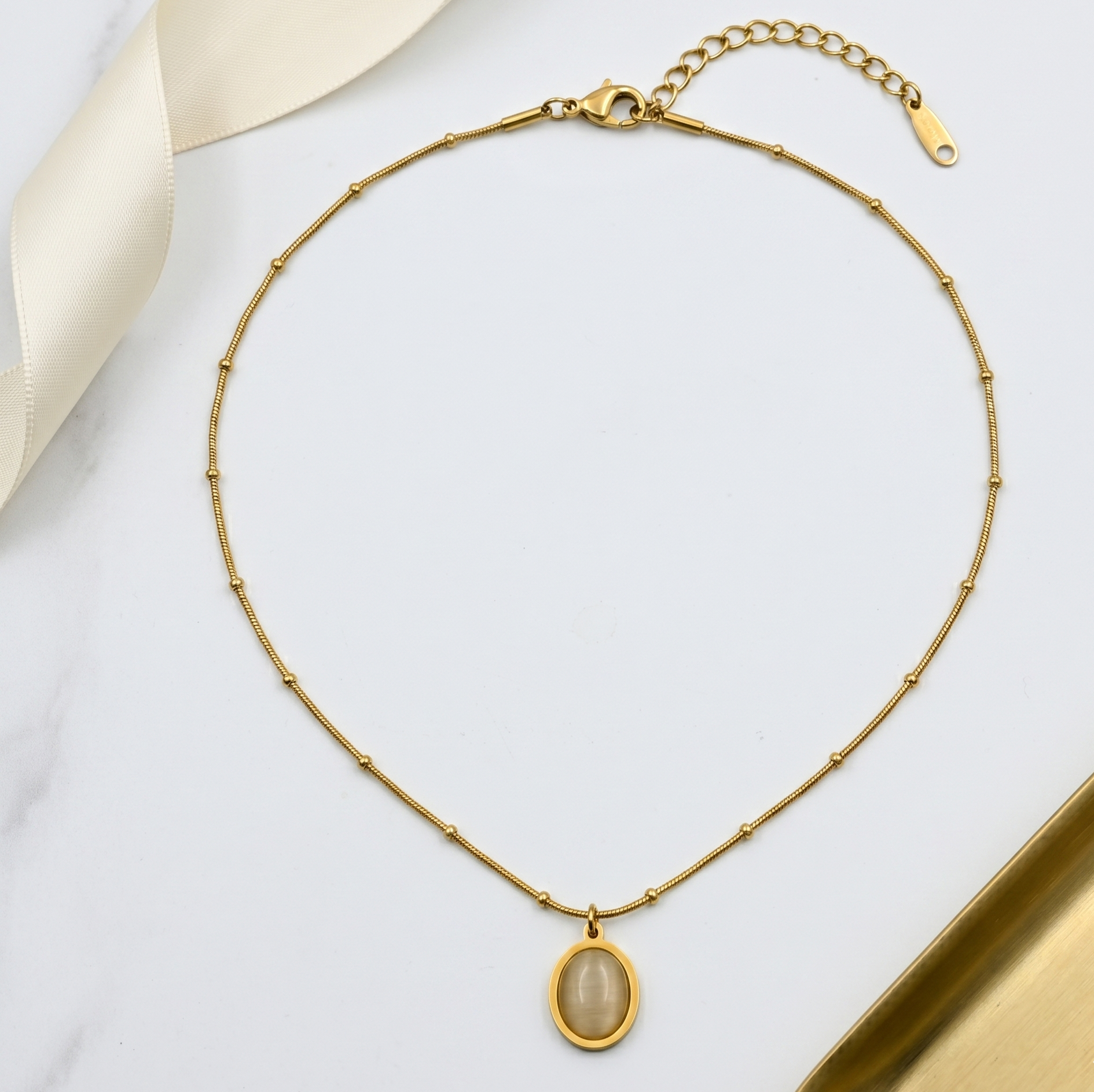 Vintage Cat Eye Stone Oval Pendant Necklace in 18K Gold Plated Stainless Steel