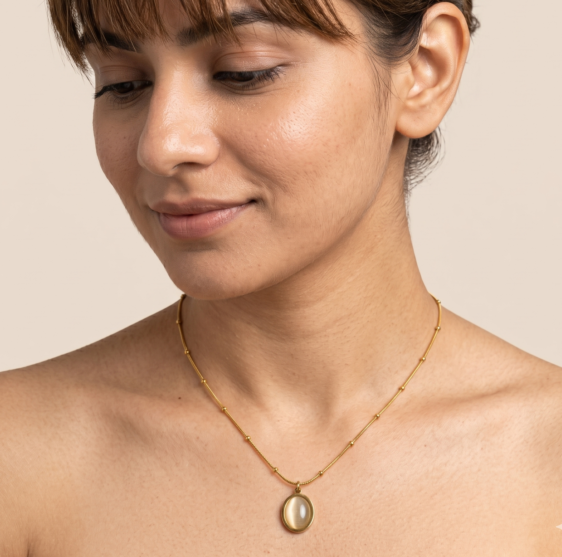Vintage Cat Eye Stone Oval Pendant Necklace in 18K Gold Plated Stainless Steel