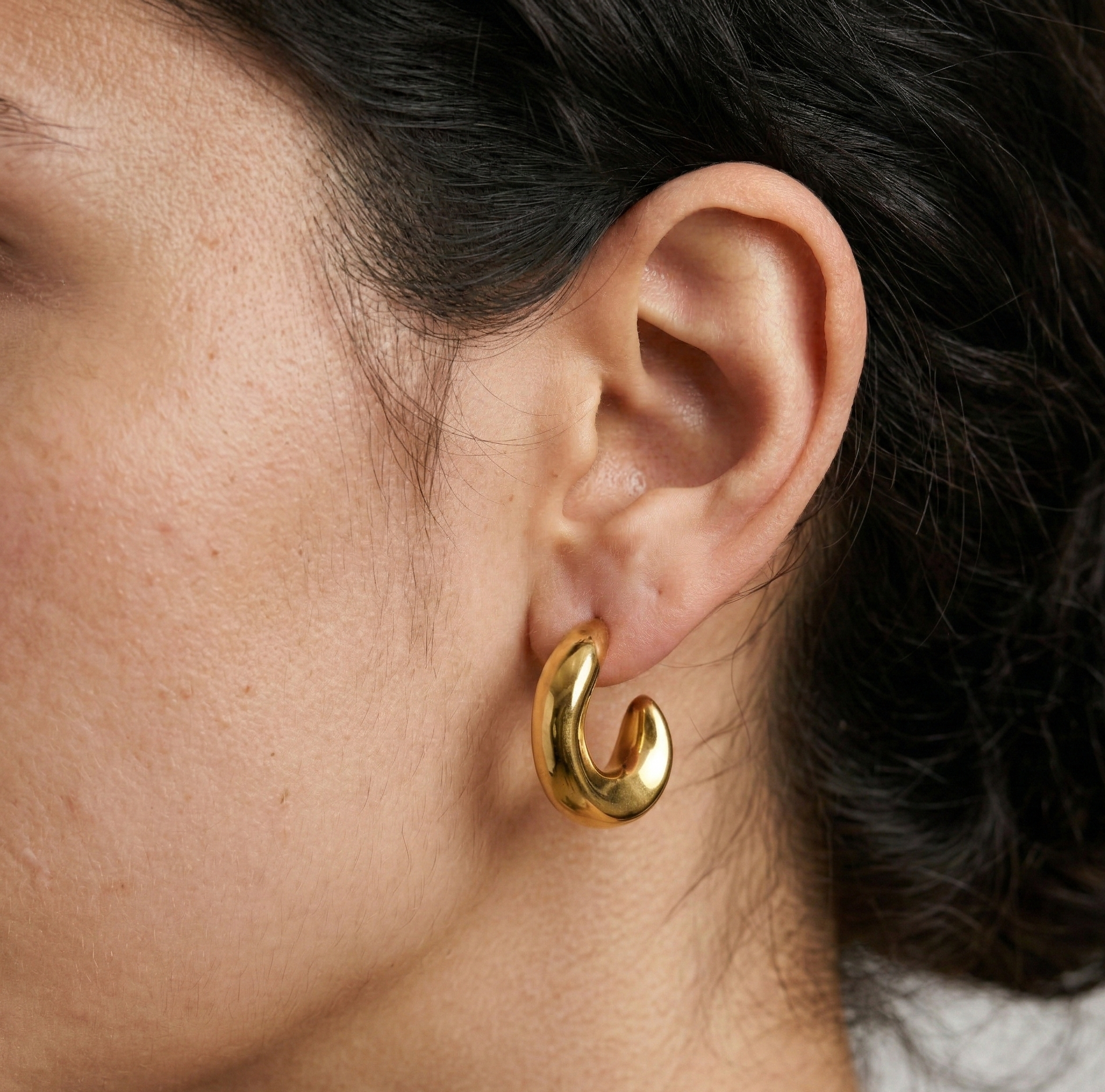 18K Gold Plated C Shape Stud Earrings in 316L Stainless Steel