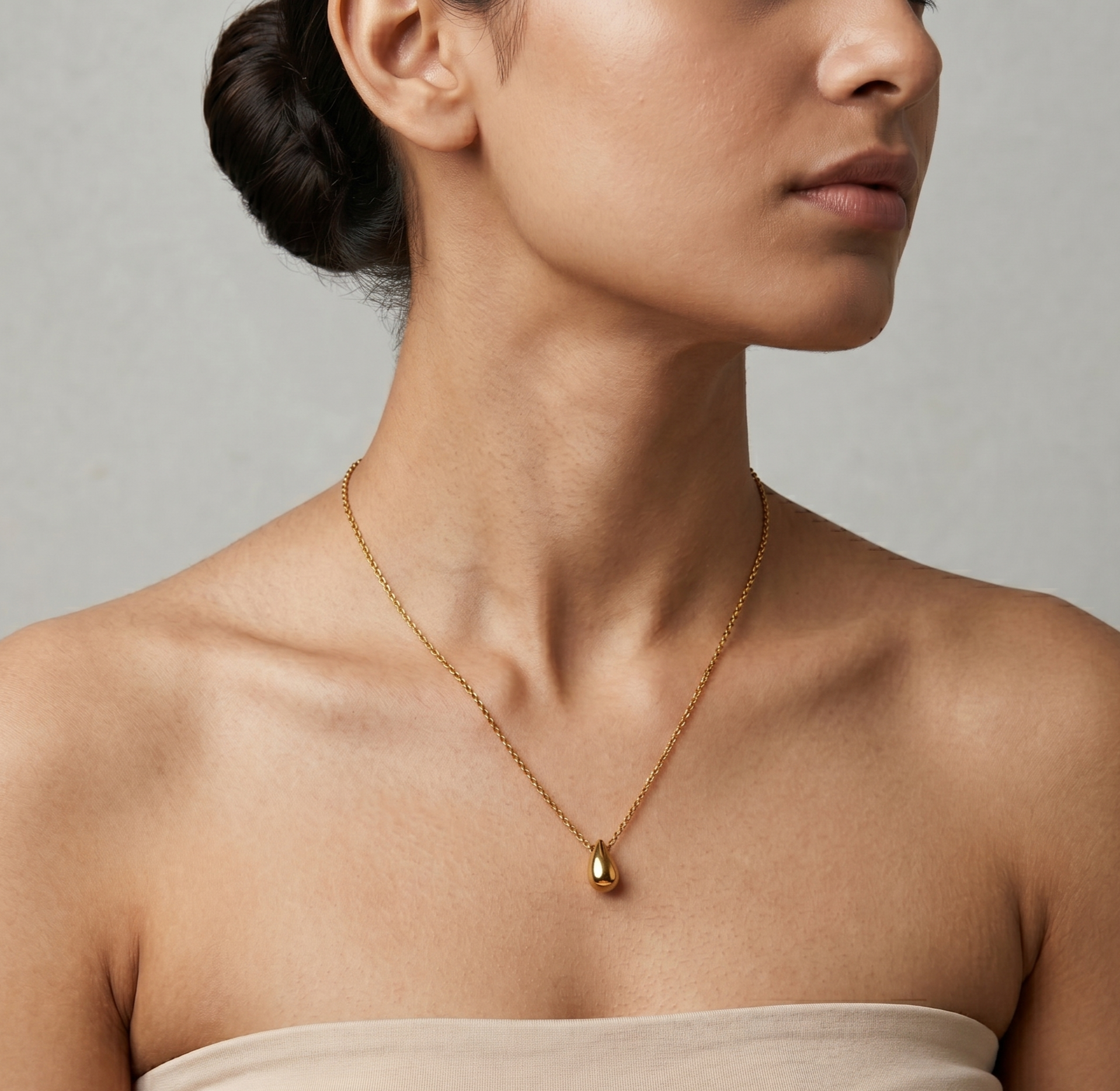 18K Gold Teardrop Pendant Necklace for Women
