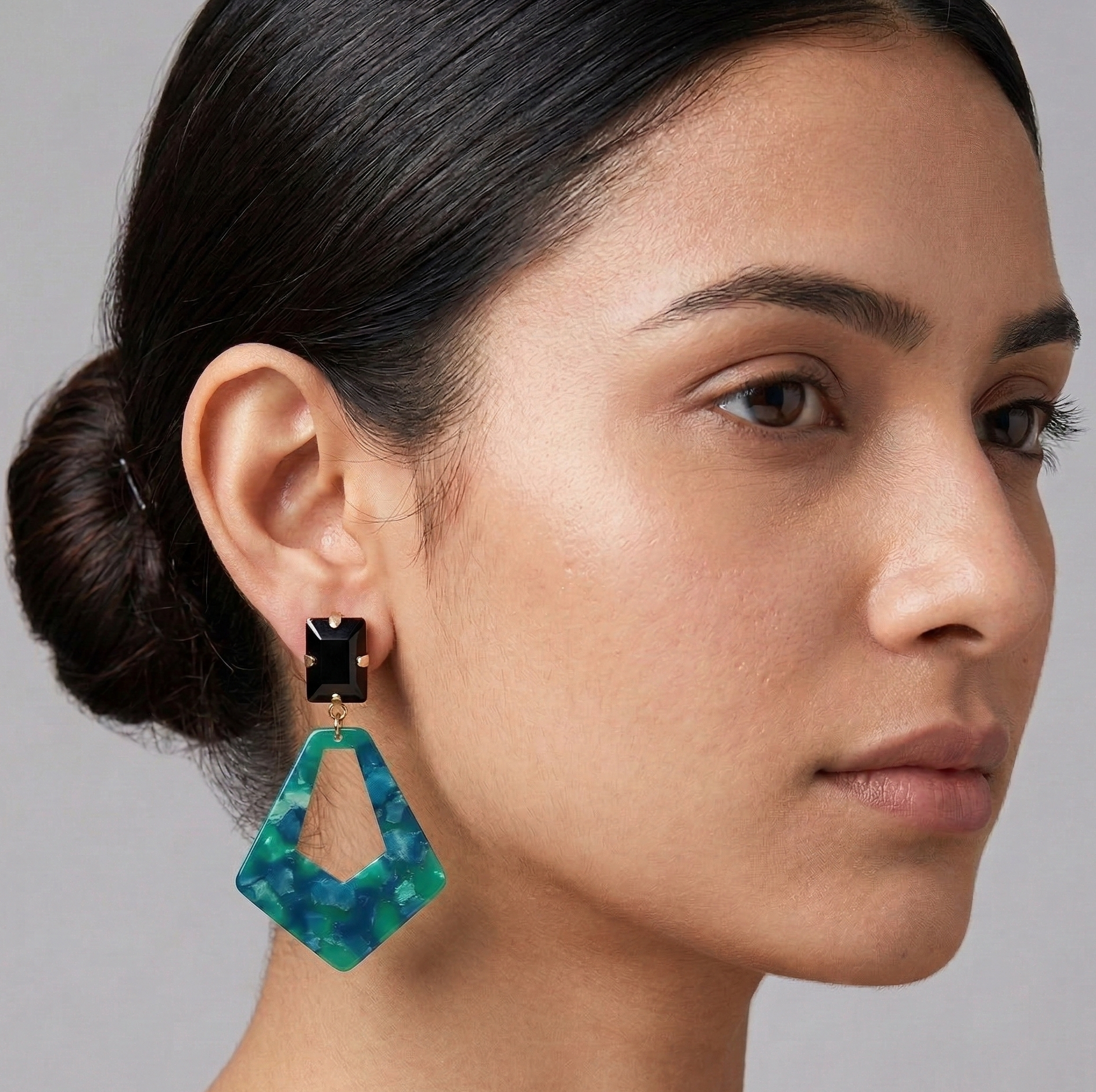 Green Acrylic Geometric Dangle Earrings Gold Tone Silver Needle