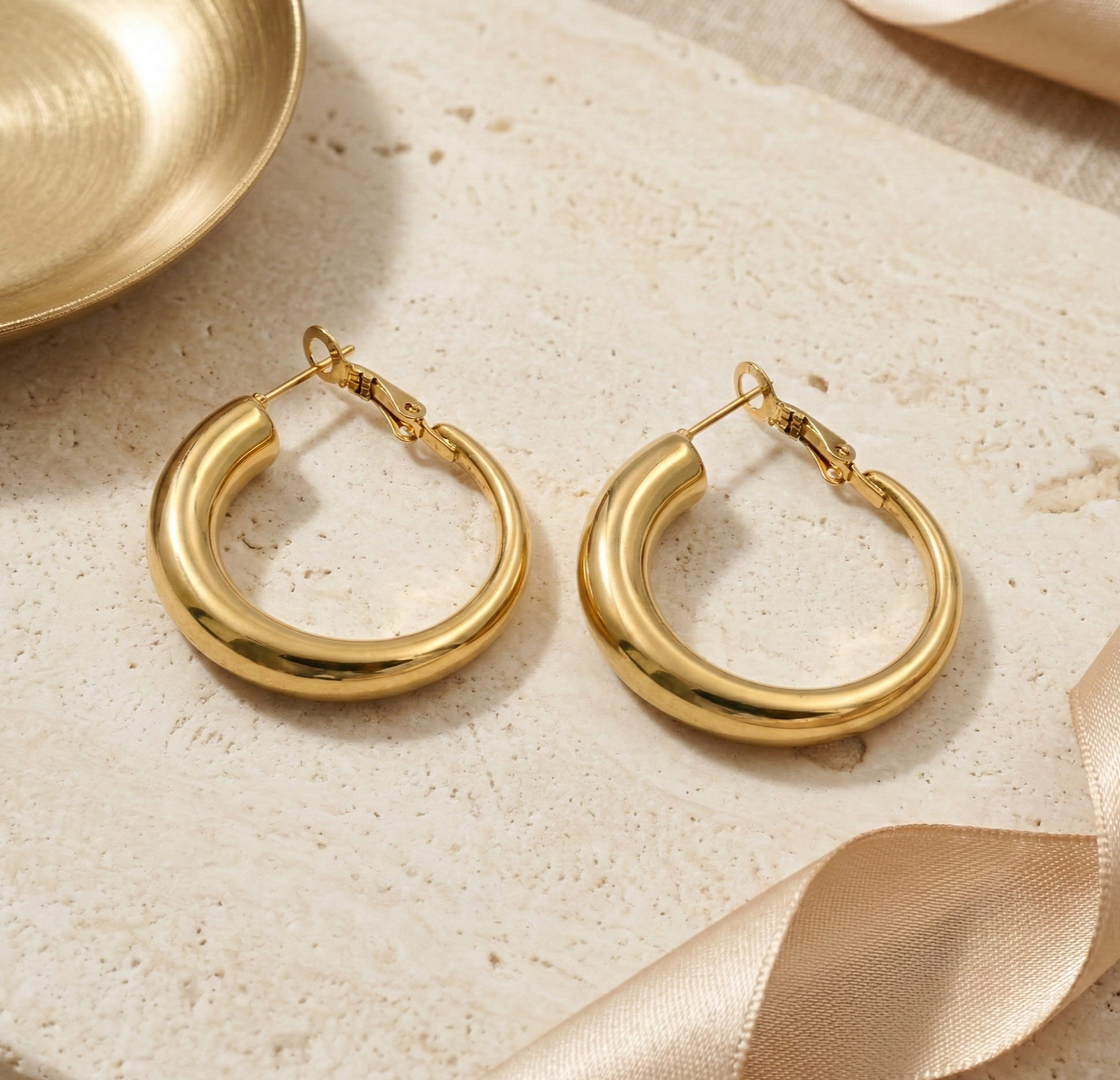 18K Gold Plated Minimalist Hoop Earrings in 316L Stainless Steel