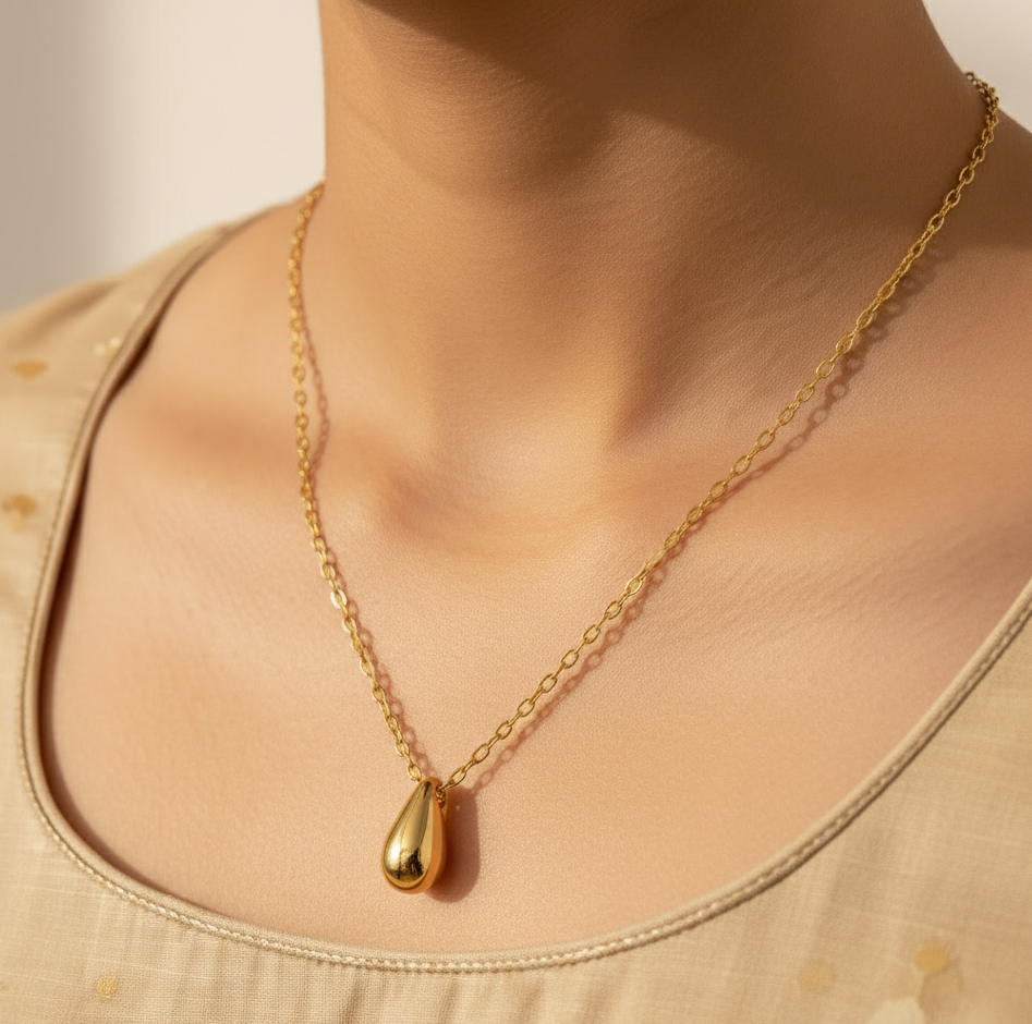 18K Gold Teardrop Pendant Necklace for Women
